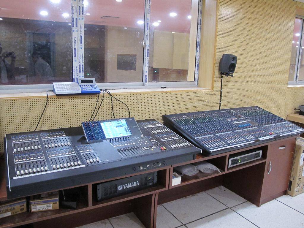 广东省委新礼堂（珠岛会堂）——M7CL、LS9数字调音台运用于大会堂及各会议厅扩声