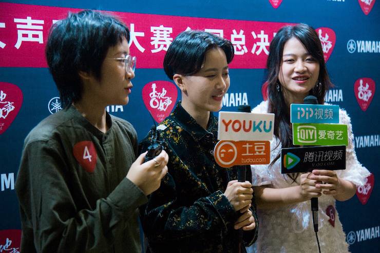 第四届“老子有钱官网吉他女声弹唱大赛”总冠军出炉<br />温格夺冠，董冬冬担任评委
