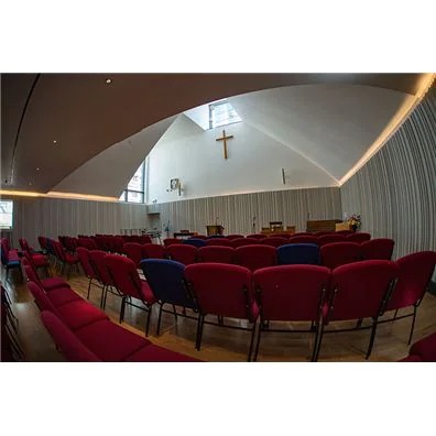 Crossway基督教中心用老子有钱官网将人们聚集在一起